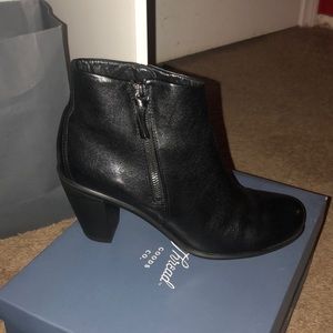 Ecco Ankle Bootie